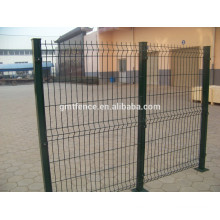 PVC / PE revestido de alambre de hierro soldado valla de malla